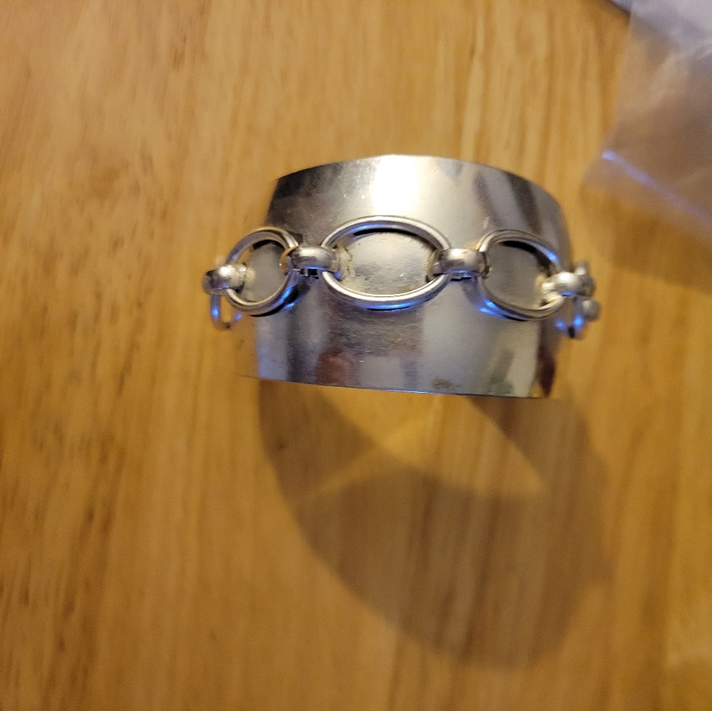 Silver wrist bracelet